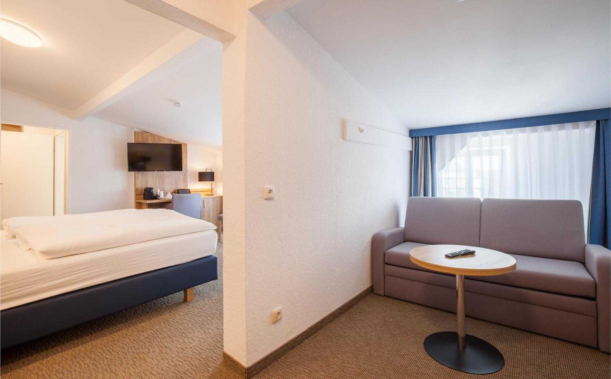 Hotel Sure By Western 4*
